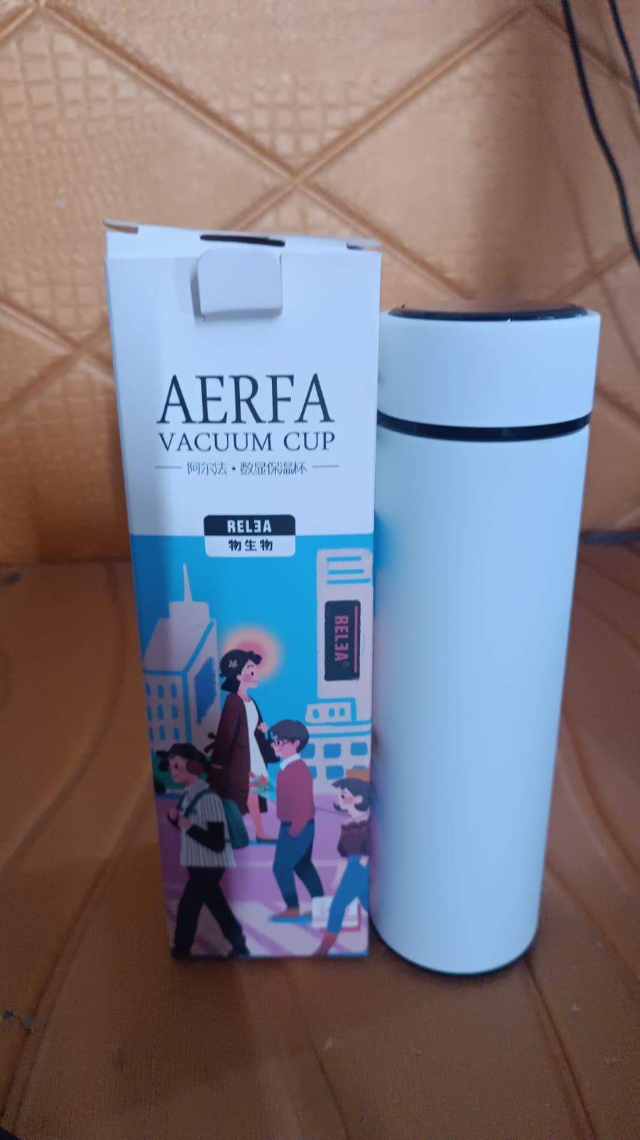 Stainless Steel Vacuum Flask with Digital Temperature Display Stainless Steel Vacuum Flask with Digital Temperature Display